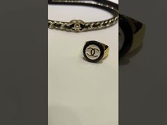 Anel de panda de esmalte preto e branco 18K de ouro com botão duplo C em tamanho 6-7-8